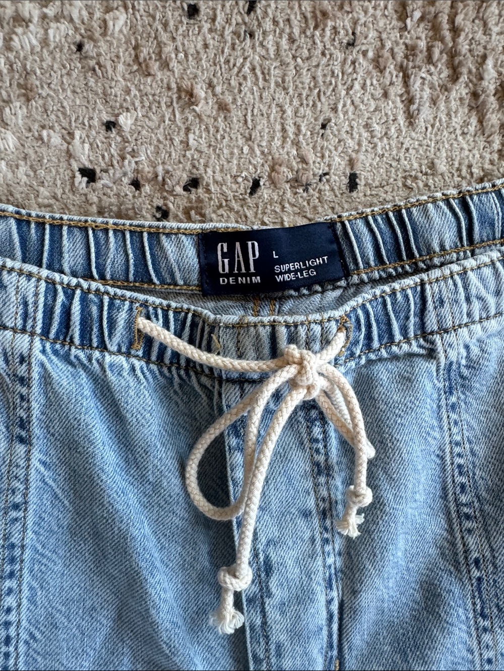 GAP Mid Rise Soft Pull-On Wide-Leg Jeans - Picture 4 of 8